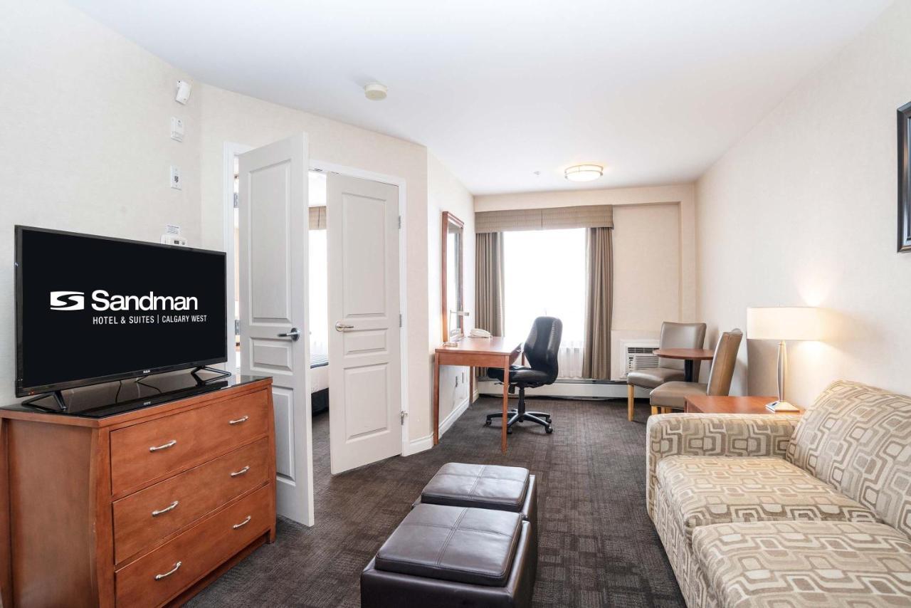 Sandman Hotel & Suites Calgary West Exterior photo